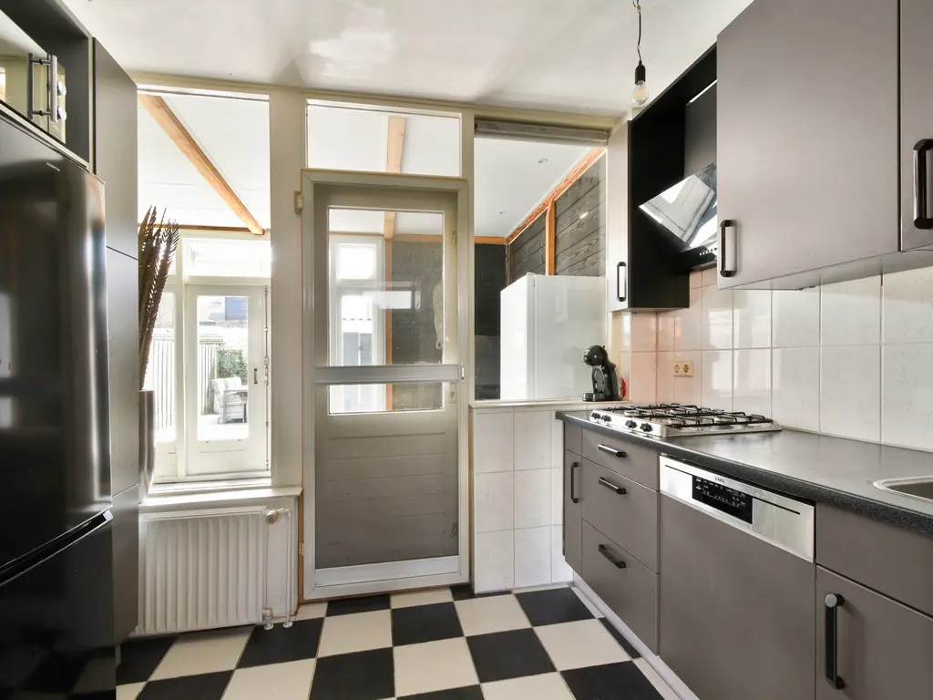 Jacob van Lennepstraat 11, SPIJKENISSE