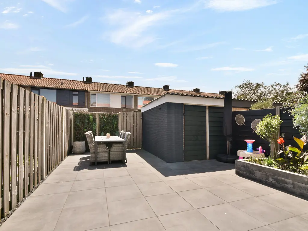 Jacob van Lennepstraat 11, SPIJKENISSE