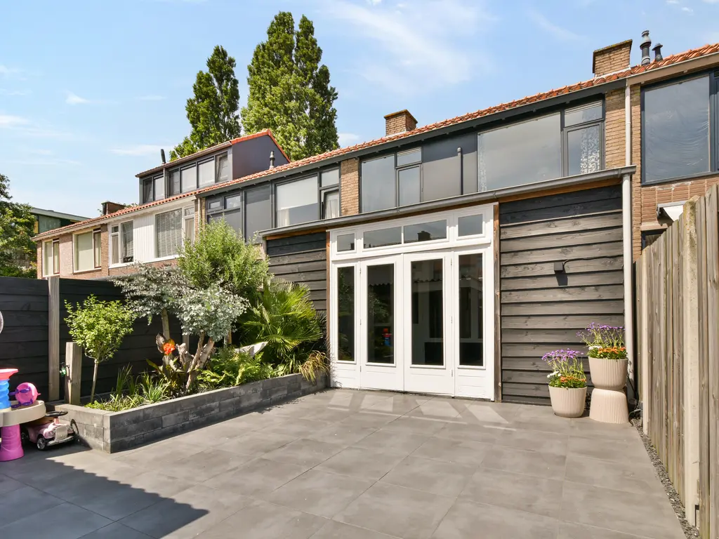 Jacob van Lennepstraat 11, SPIJKENISSE