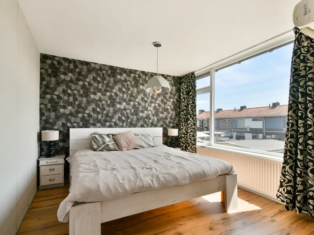 Jacob van Lennepstraat 11, SPIJKENISSE