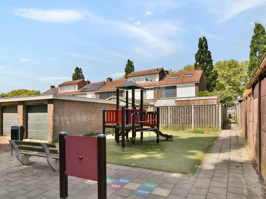 Jacob van Lennepstraat 11, SPIJKENISSE