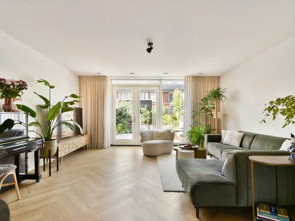 De Wetering 33, SPIJKENISSE