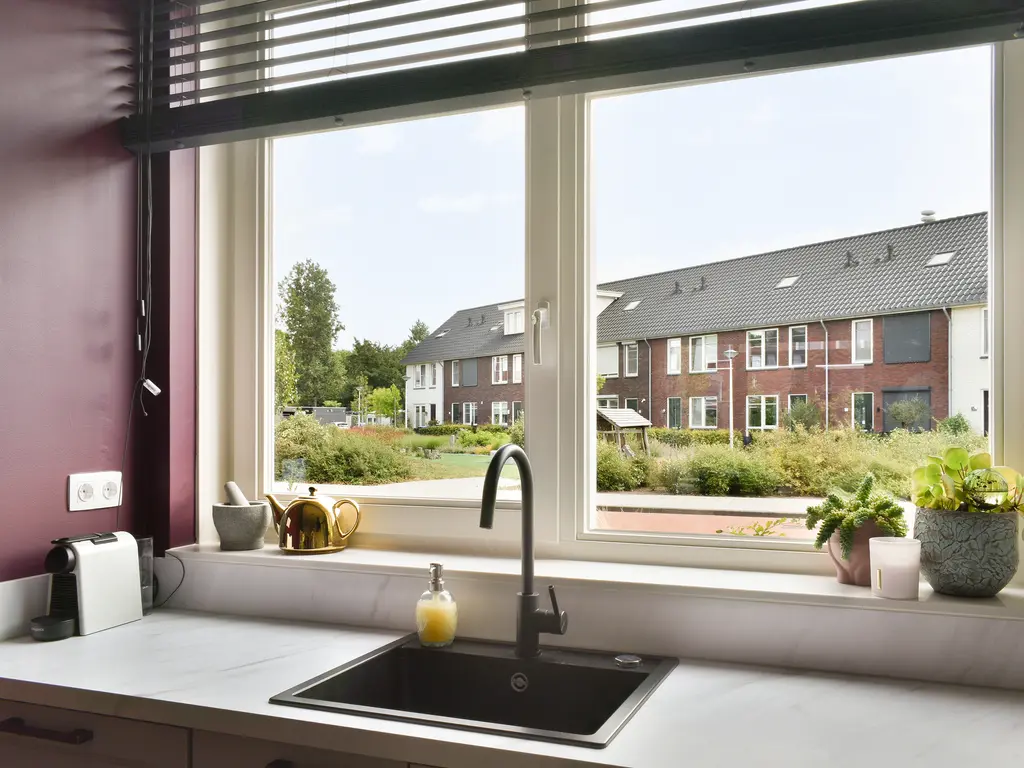 De Wetering 33, SPIJKENISSE