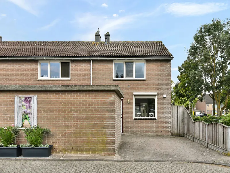 Strawinskystraat 17, SPIJKENISSE