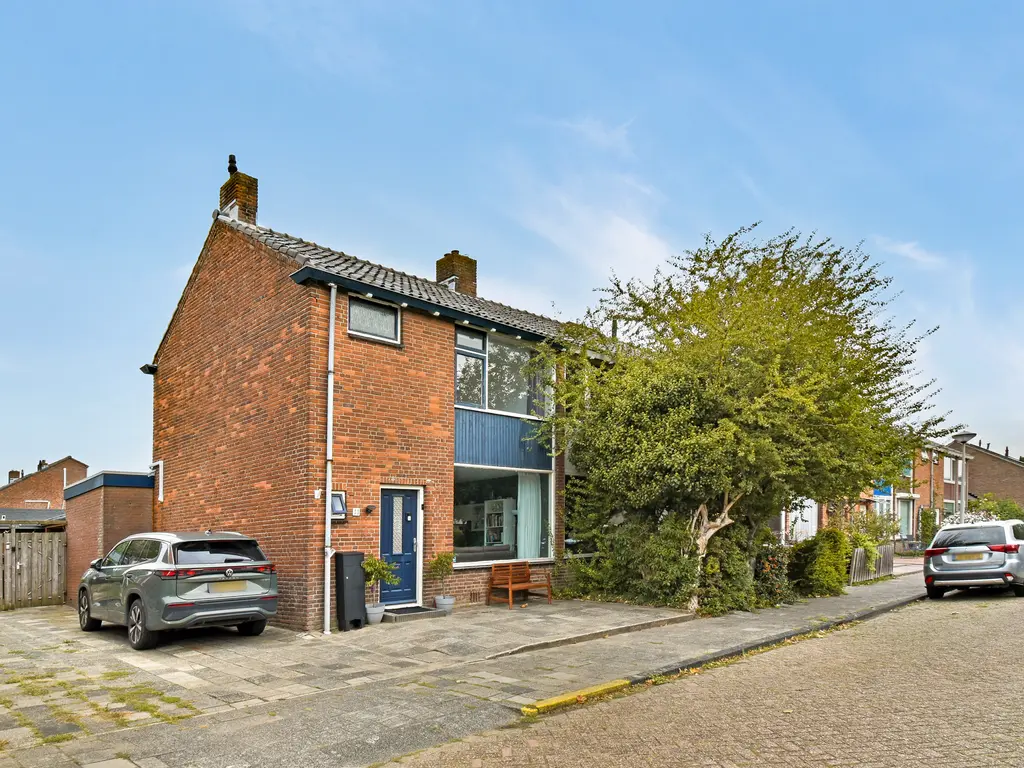 Fresiastraat 11, SPIJKENISSE