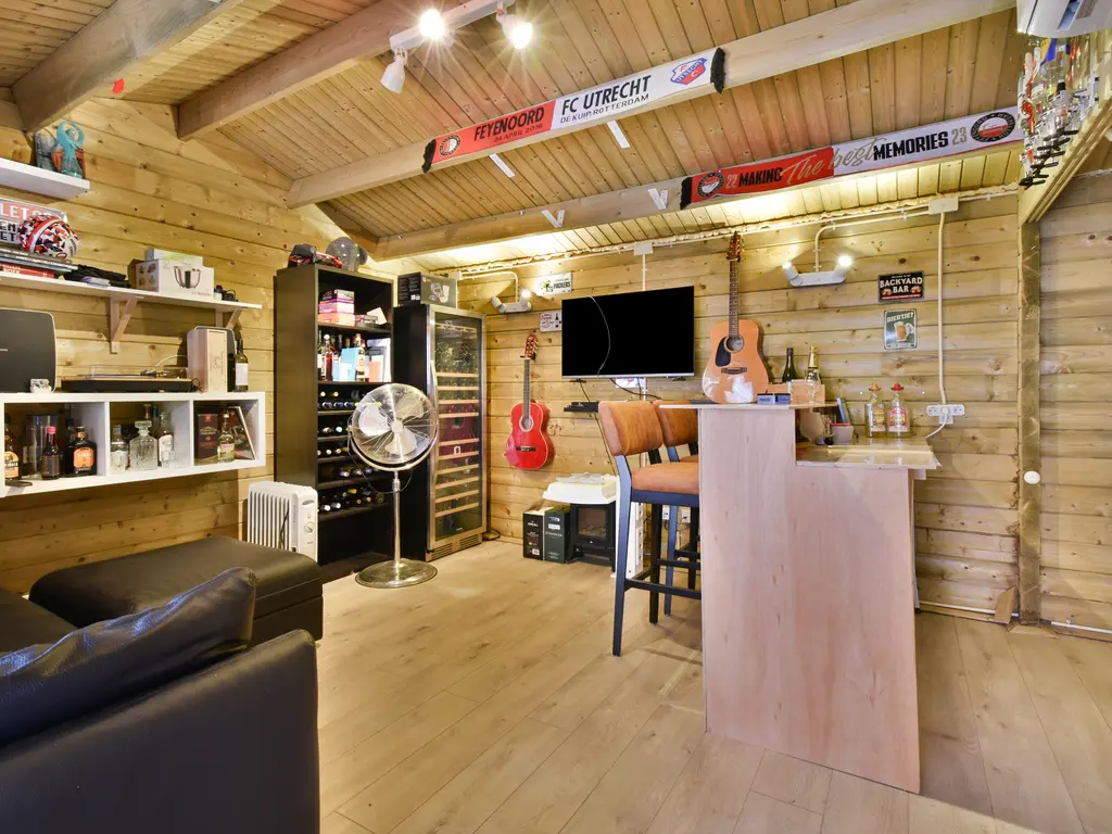 Fresiastraat 11, SPIJKENISSE