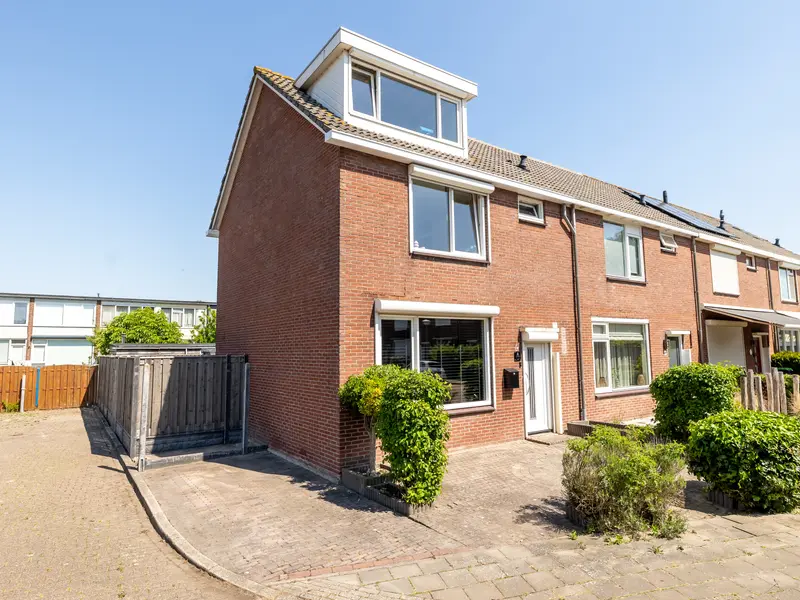 Zuiderzeestraat 8, Oost-Souburg