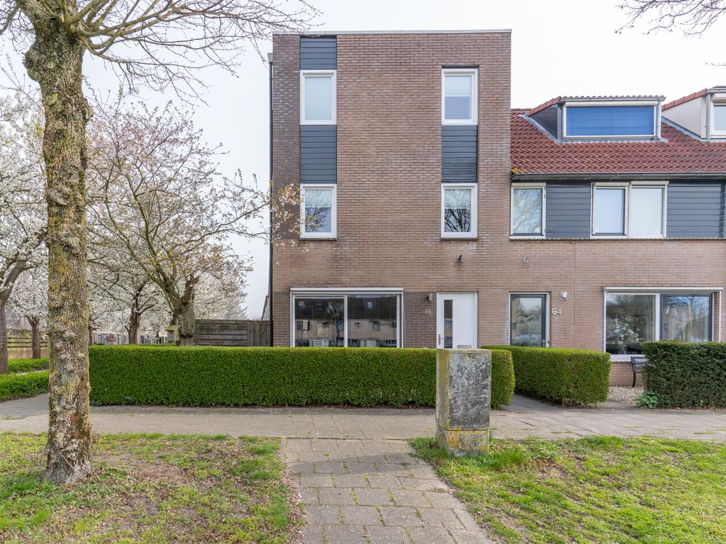 Bachdreef 66, Harderwijk