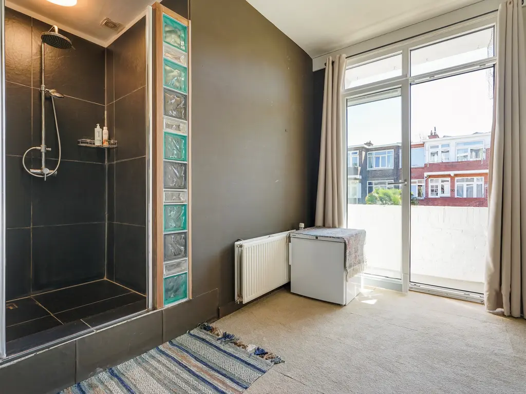 Perenstraat 162, Den Haag