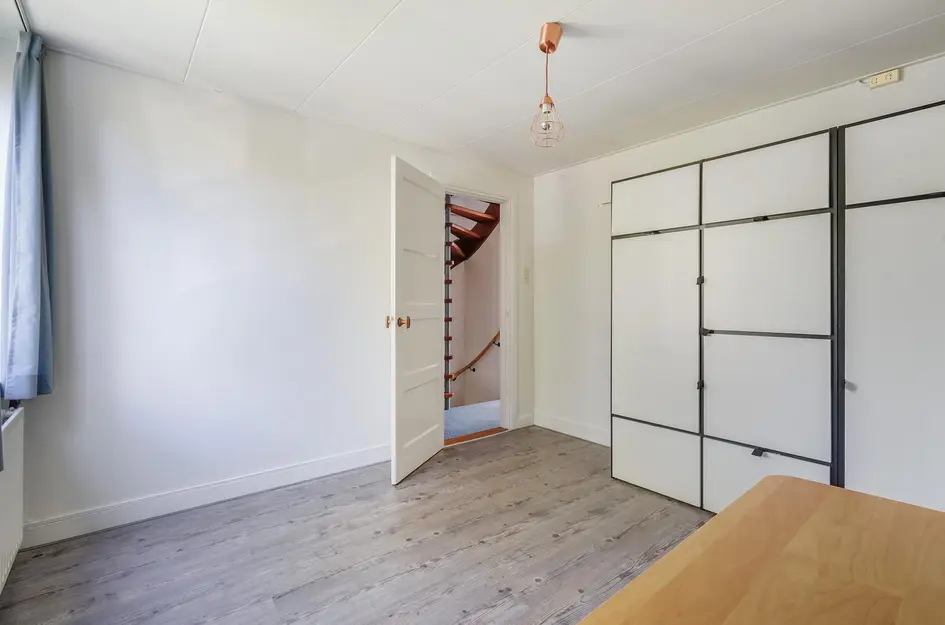 Theemsstraat 32