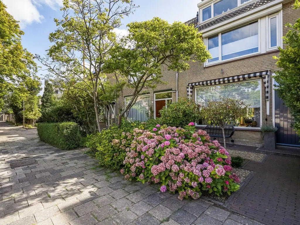 Vincent van Goghstraat 23, Lisse