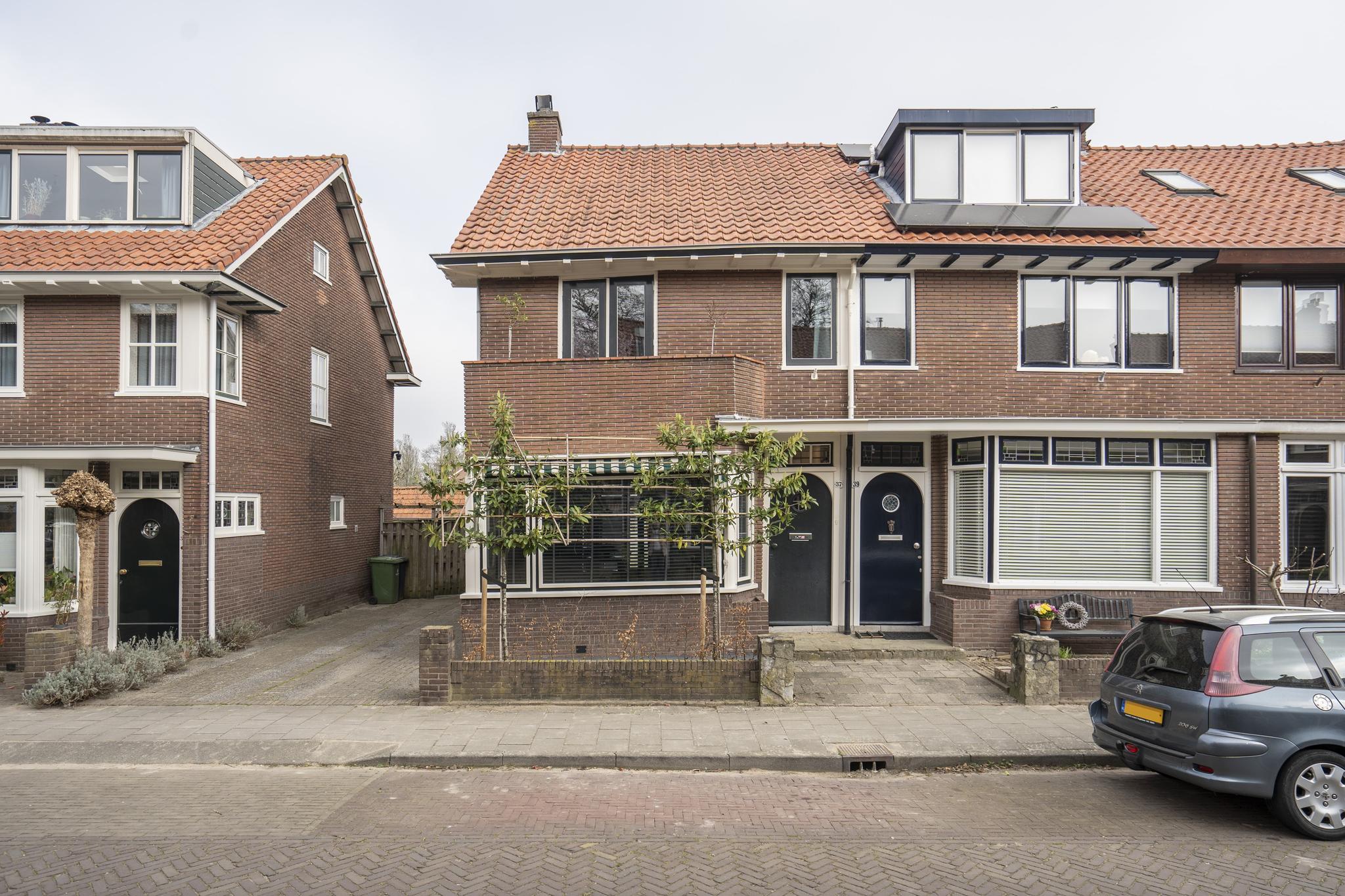 Burg. Gaarlandtstraat 37, afbeelding 0