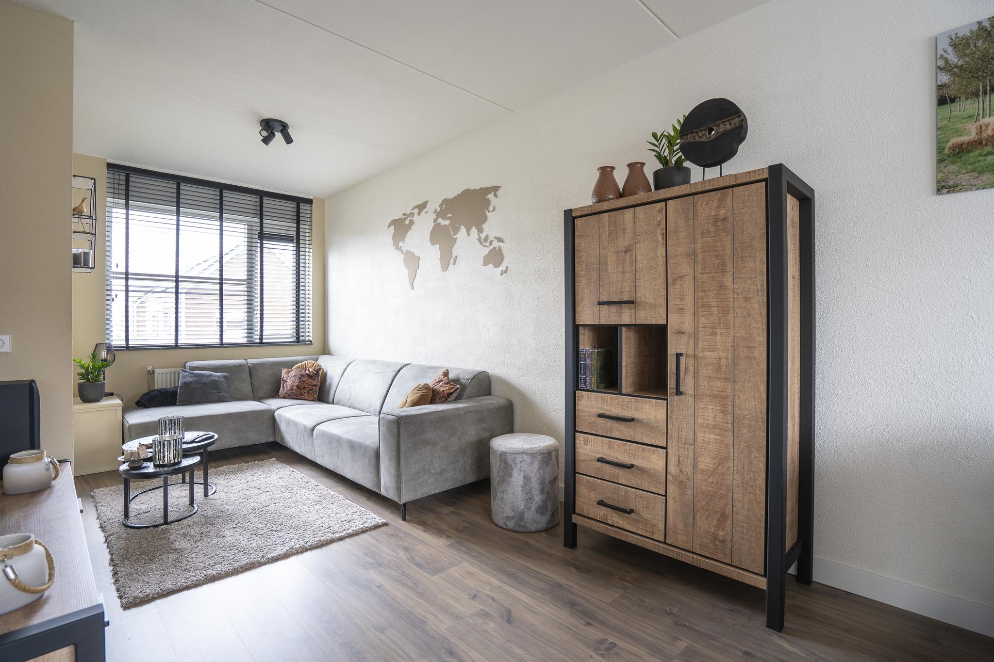 Kamperfoelie 24, afbeelding 1