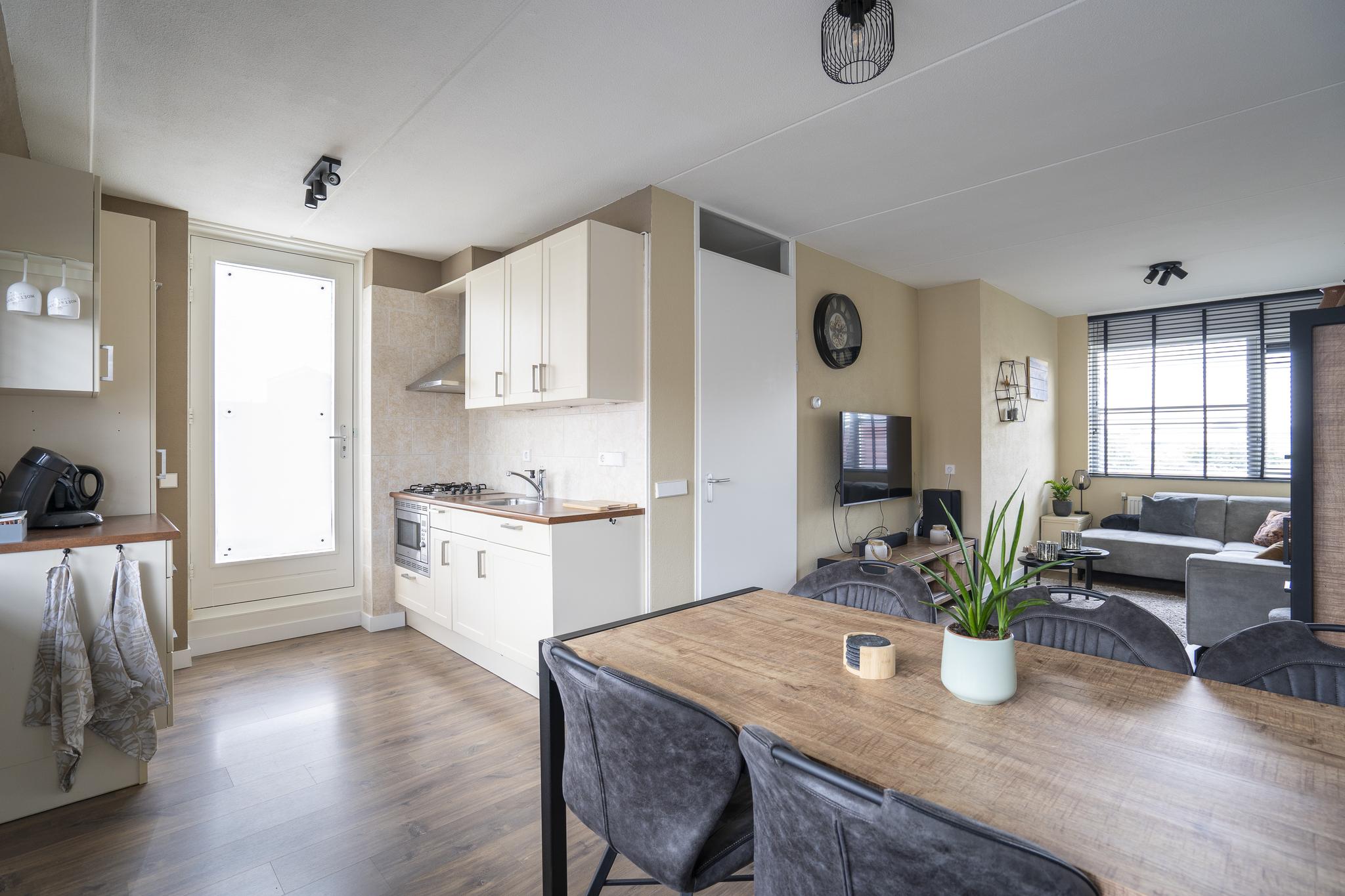 Kamperfoelie 24, afbeelding 8