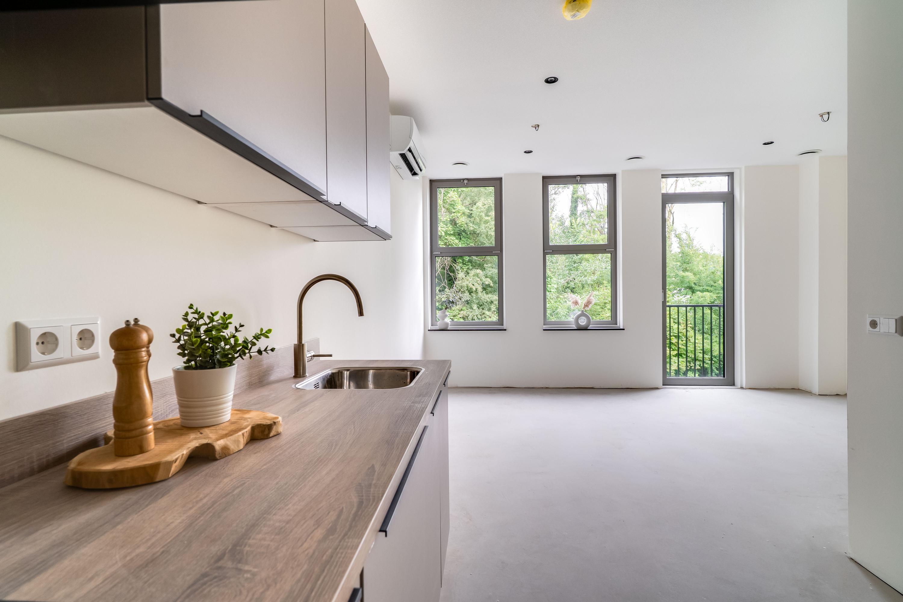 Raadhuisplein 12, afbeelding 1