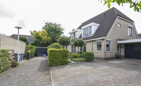 Mevr. Dr. M.A.M. Klompéstraat 7