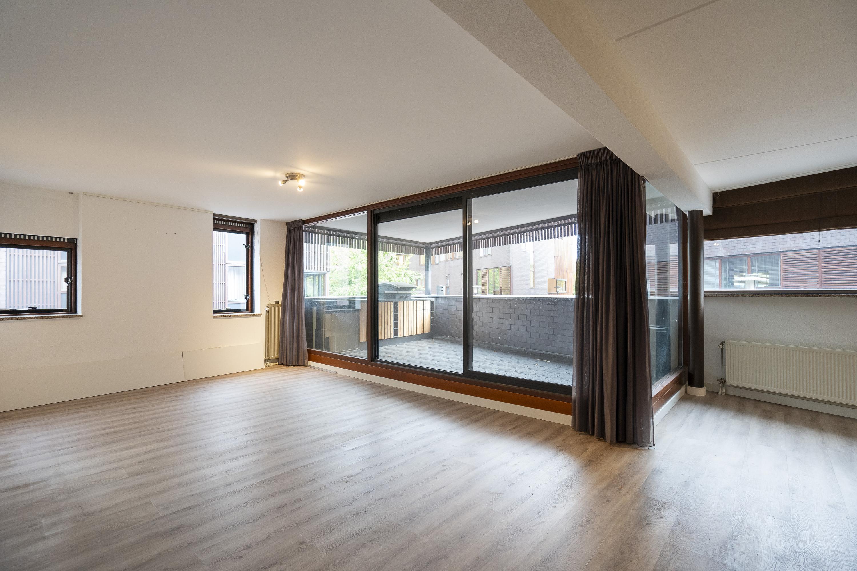 Dotterbloem 14, afbeelding 1