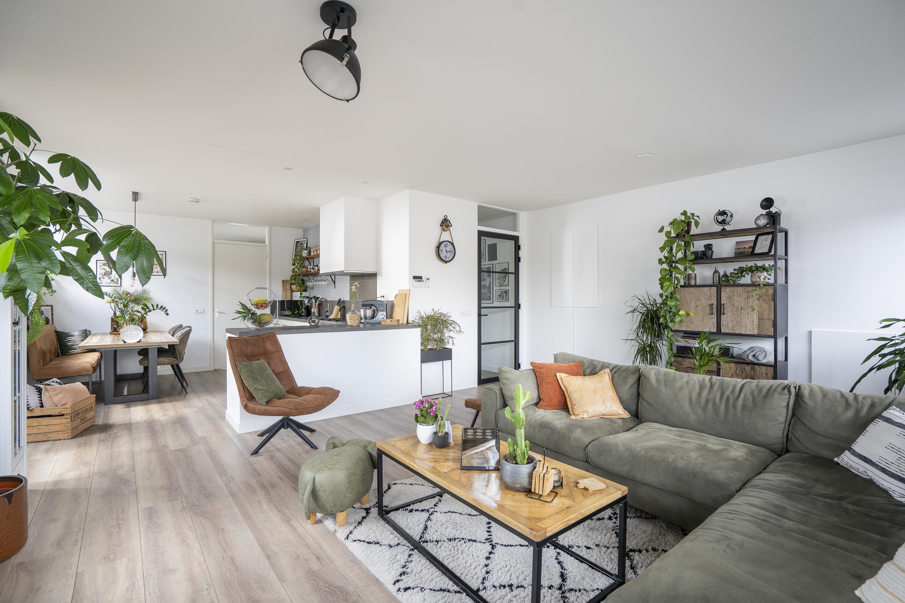 Oostwal 13, afbeelding 0