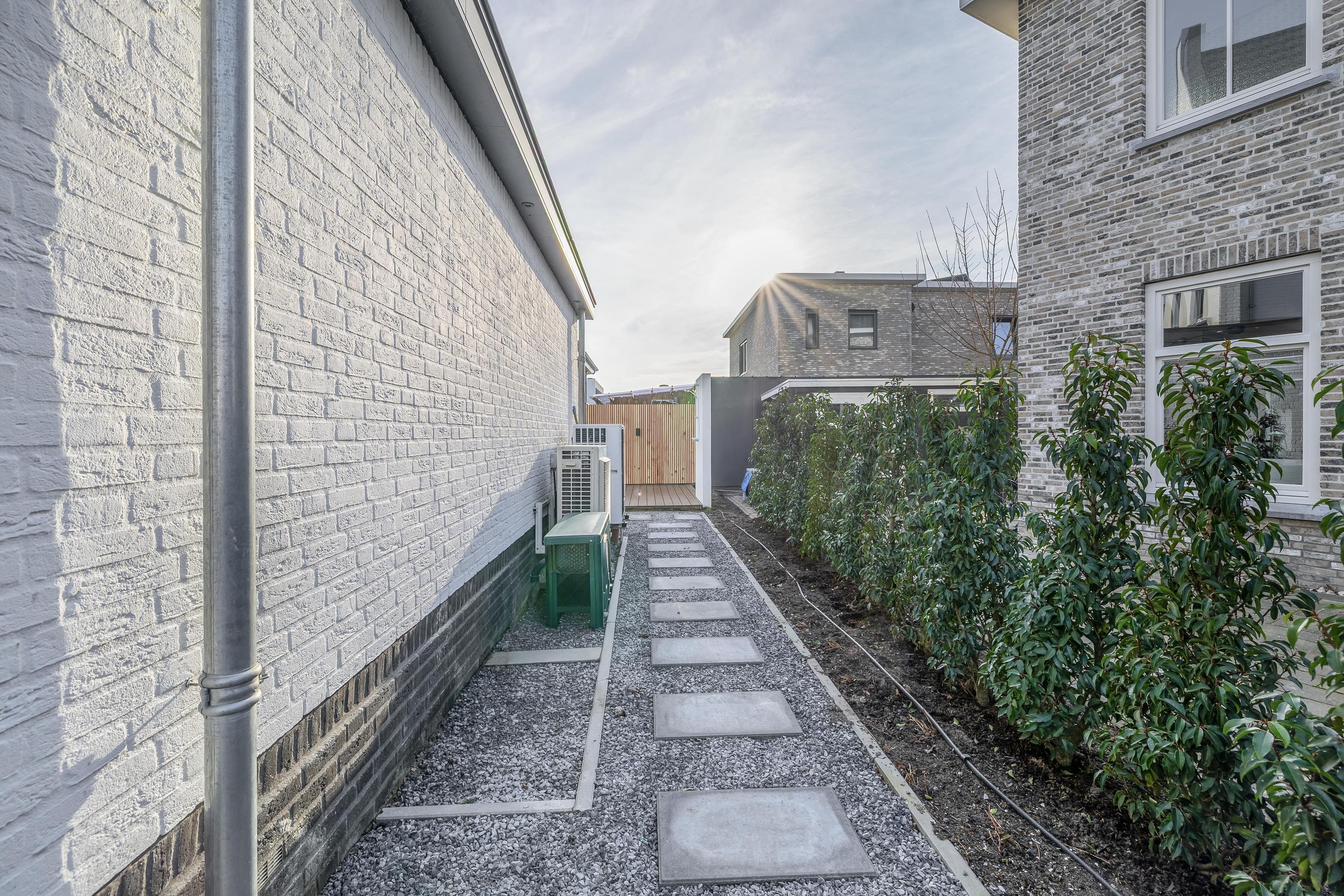 Emerald 13, afbeelding 52