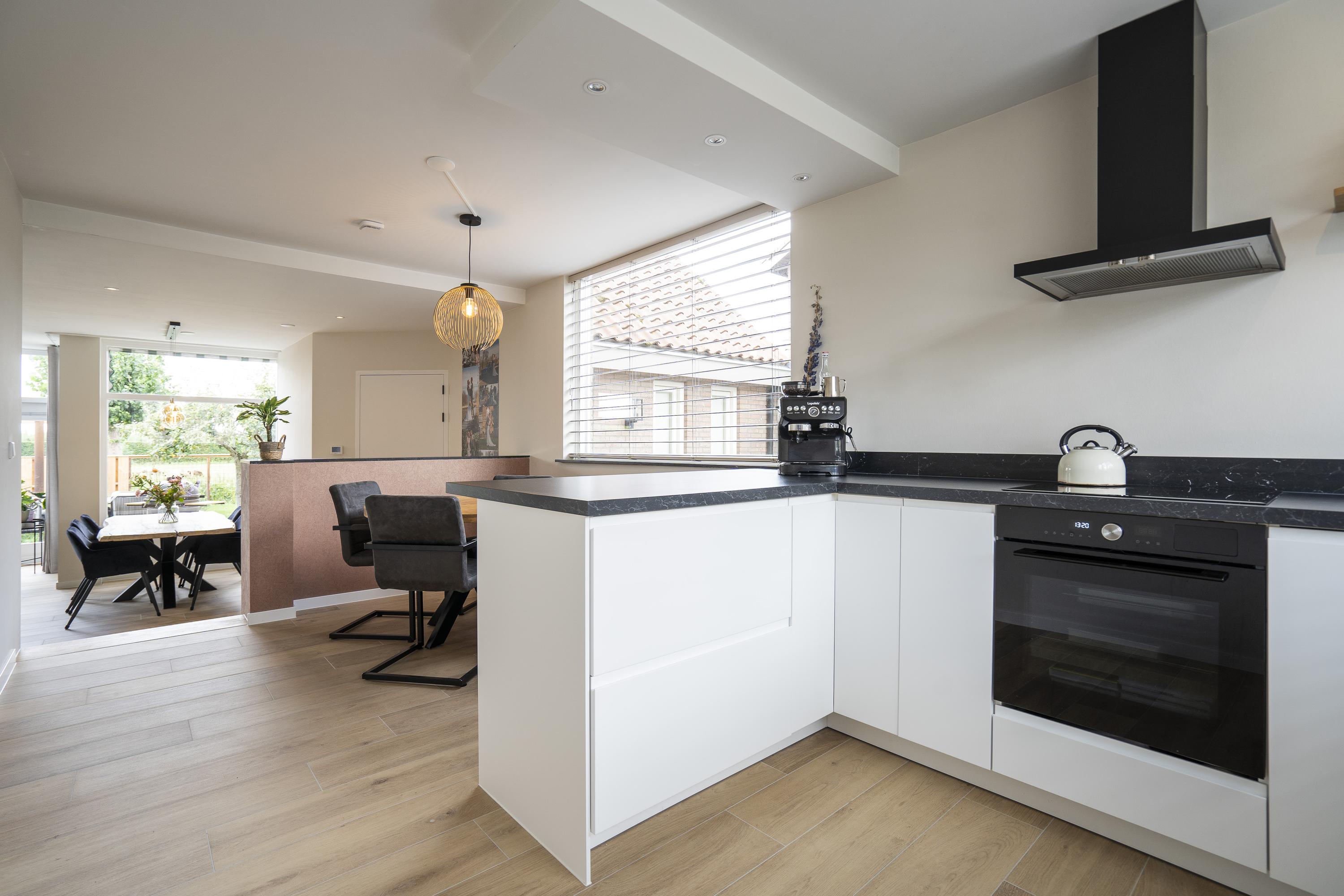 M.E.L. Westenburgstraat 7, afbeelding 10
