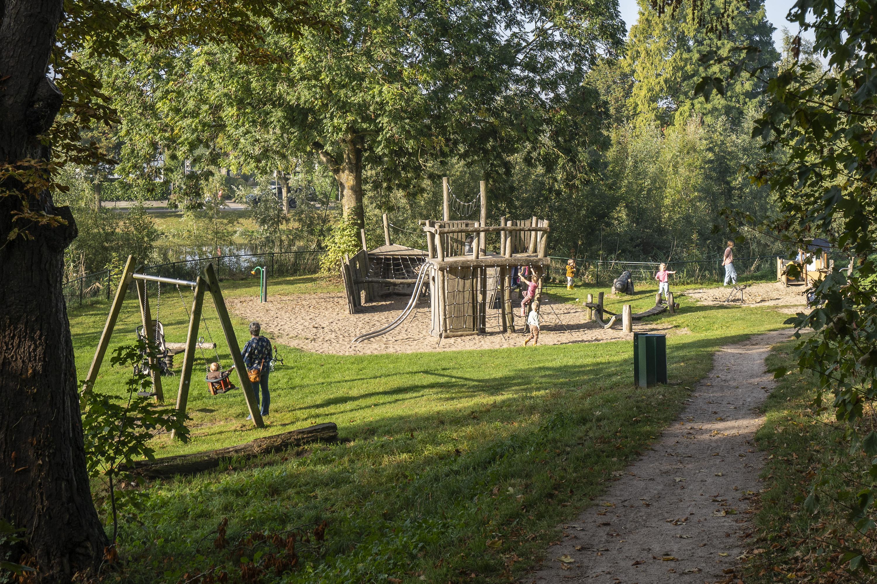 Raadhuisplein 8, afbeelding 1