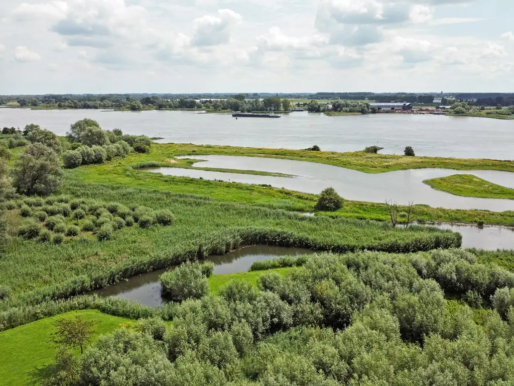 Rivierdijk 76, HARDINXVELD-GIESSENDAM