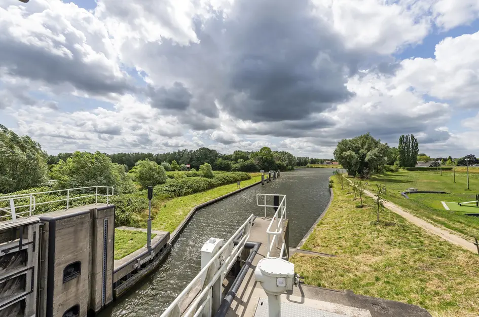 Sluisweg 1A
