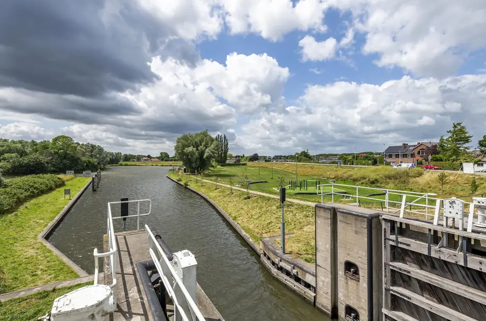 Sluisweg 1A