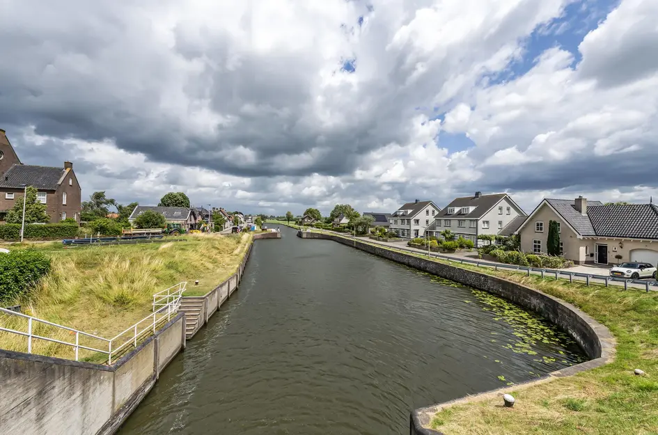 Sluisweg 1A