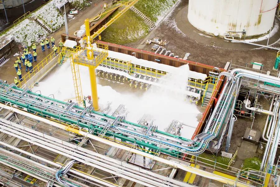 De blusschuimtransitie: wat betekent de nieuwe PFAS-regelgeving voor uw brandbeveiliging?