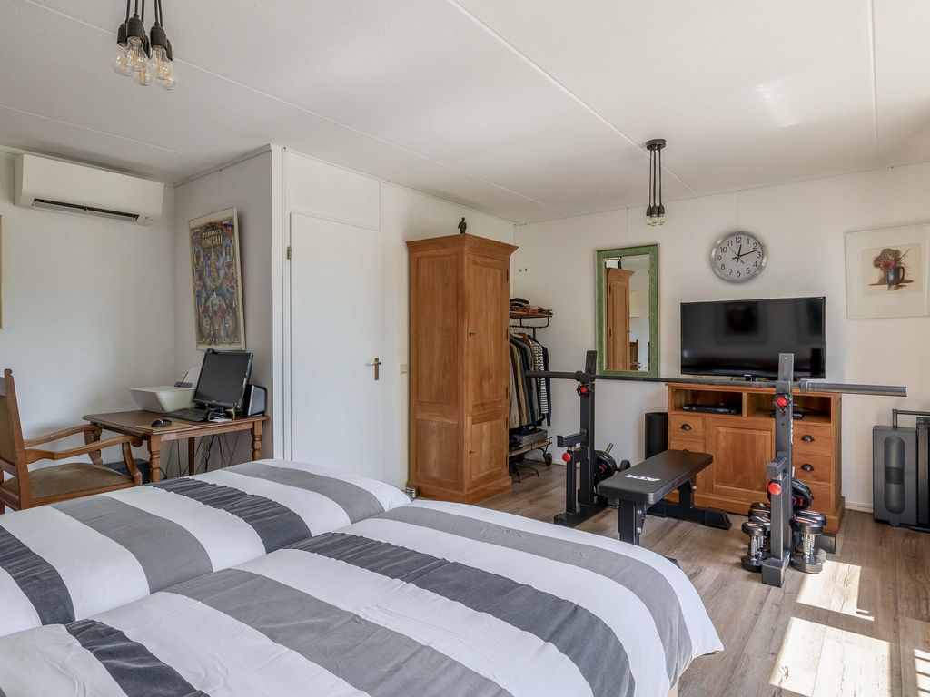 Krammer 47, BRIELLE