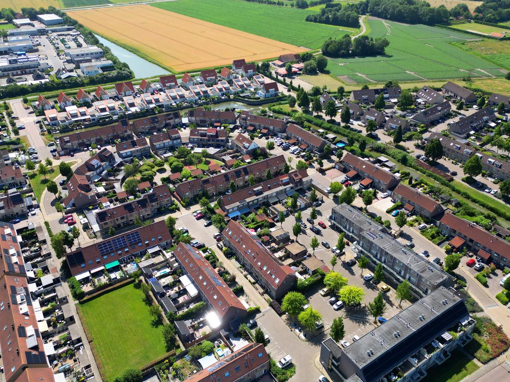 Toernooiveld 8, OOSTVOORNE