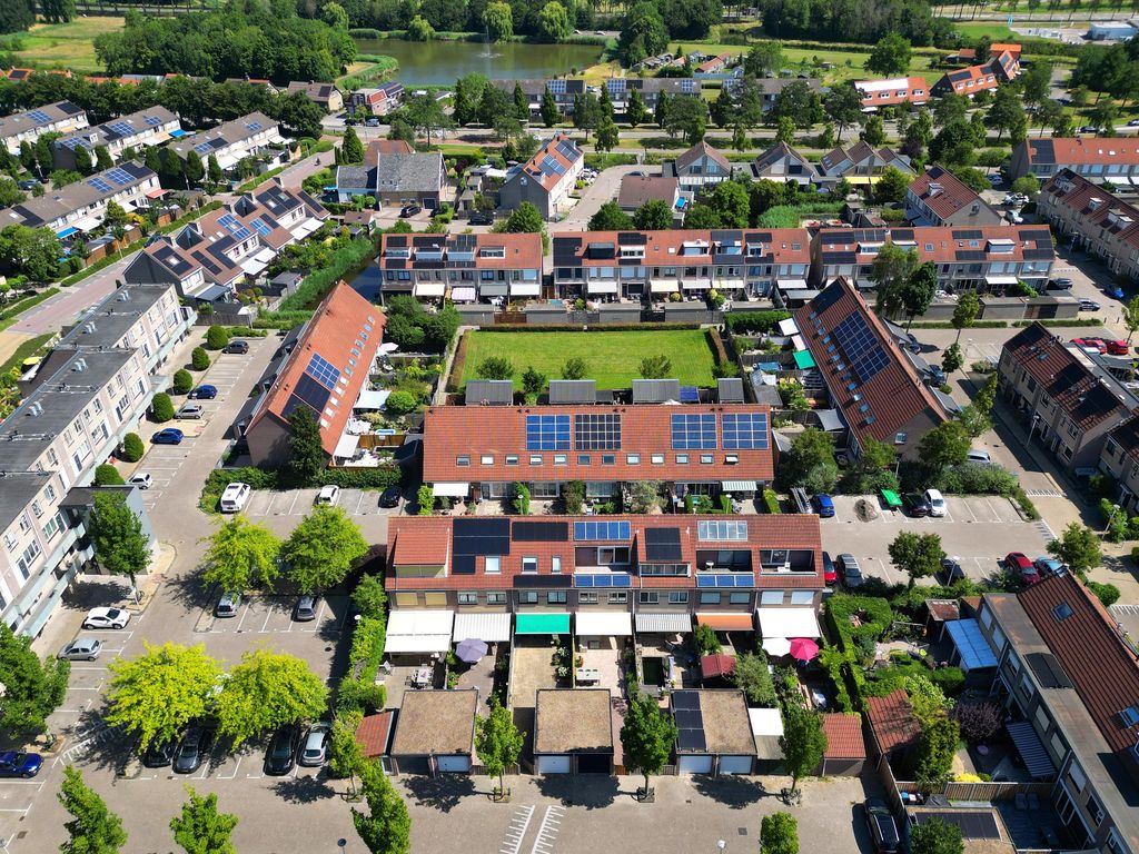 Toernooiveld 8, OOSTVOORNE