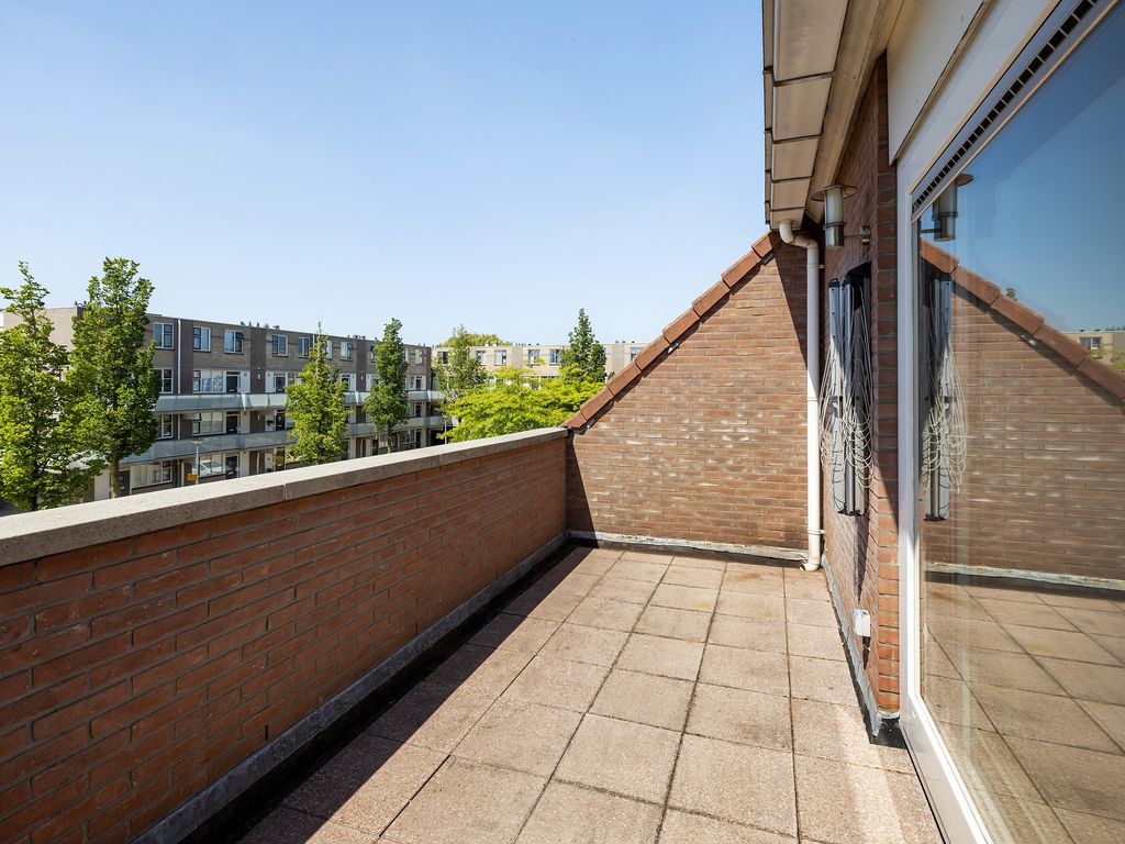 Toernooiveld 8, OOSTVOORNE