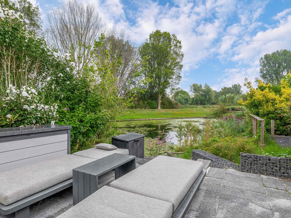Stoep 22, BRIELLE