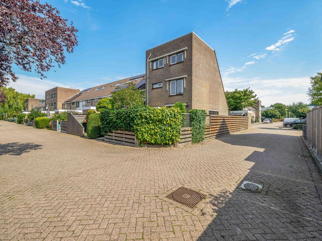 Dissel 29, BRIELLE