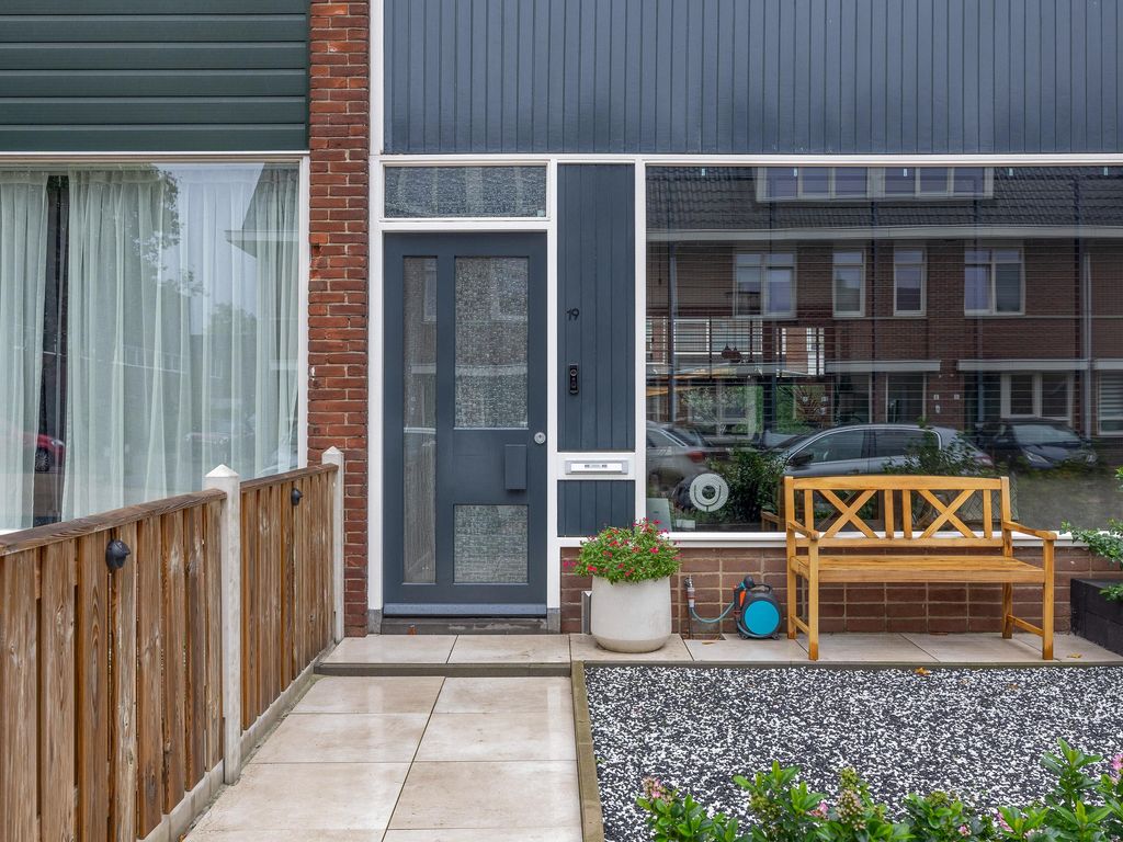Anna-Hoevestraat 19, BRIELLE