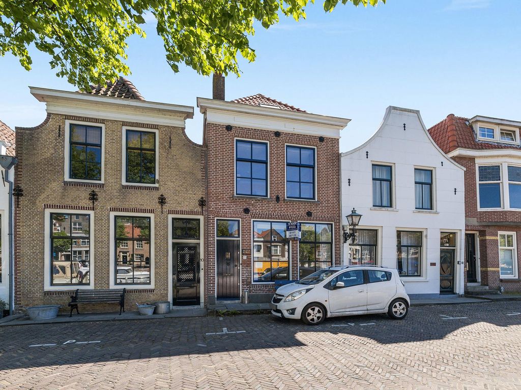 Maarland Zuidzijde 11, BRIELLE