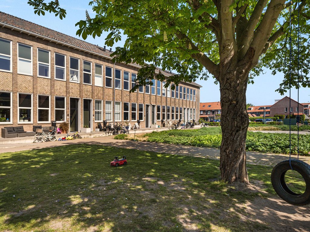 Burg H v Sleenstr 10, BRIELLE