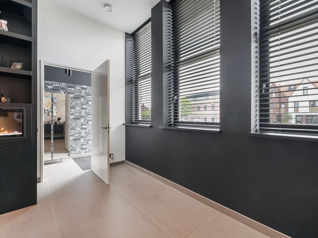 Burg H v Sleenstr 10, BRIELLE