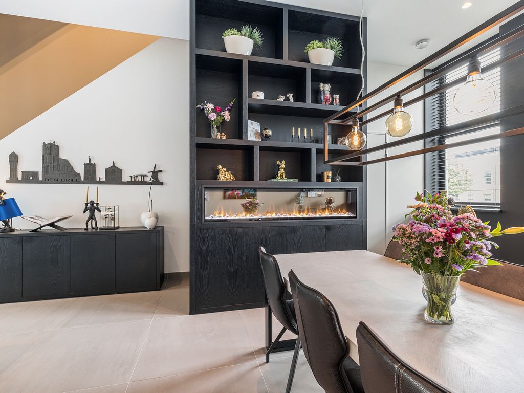 Burg H v Sleenstr 10, BRIELLE