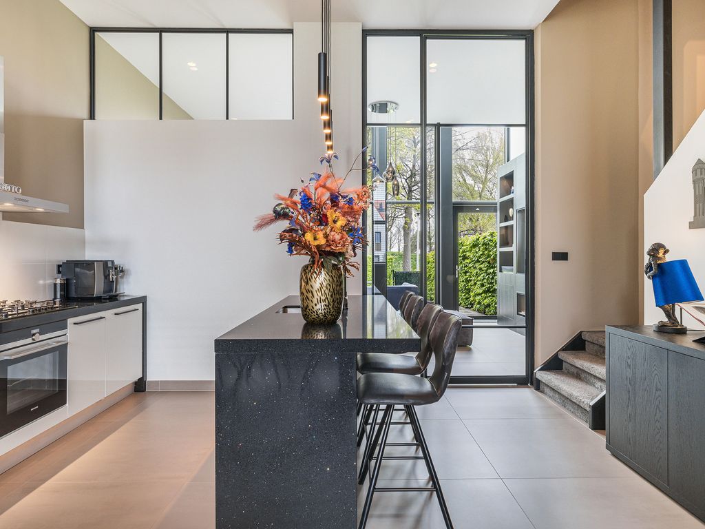 Burg H v Sleenstr 10, BRIELLE