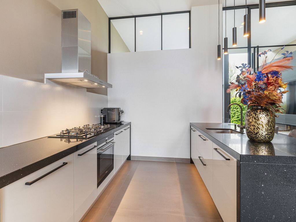 Burg H v Sleenstr 10, BRIELLE