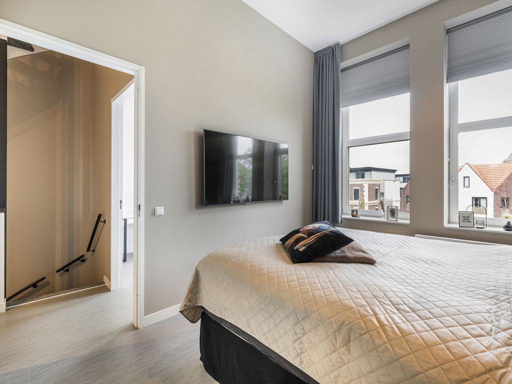 Burg H v Sleenstr 10, BRIELLE