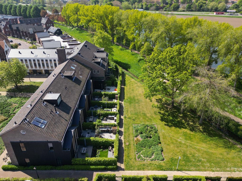 Burg H v Sleenstr 10, BRIELLE