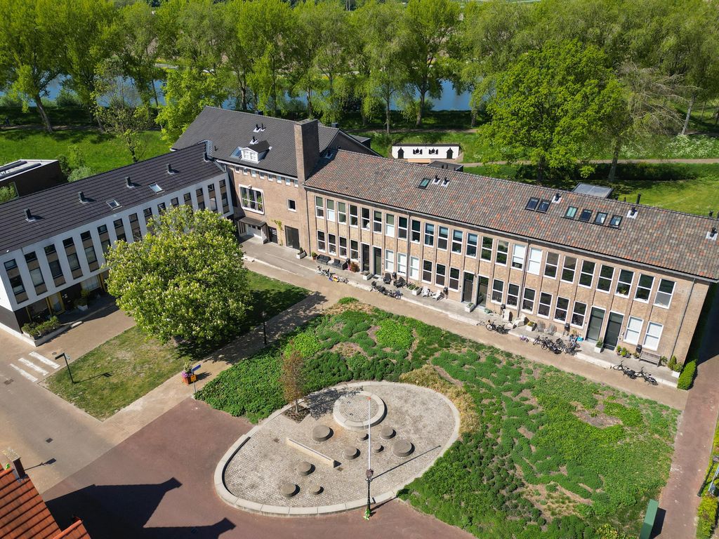 Burg H v Sleenstr 10, BRIELLE