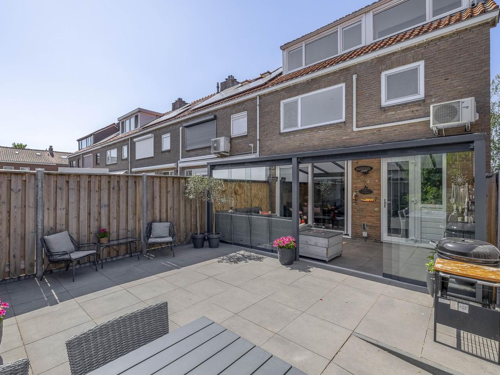 Alexander Verhuellstraat 83, BRIELLE