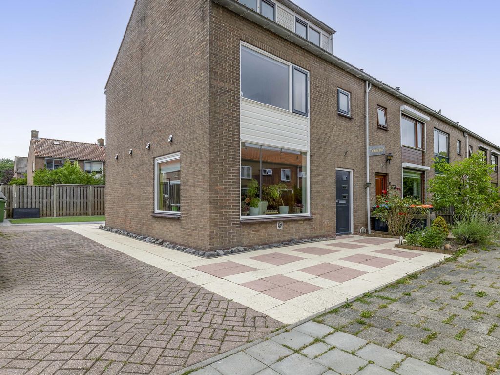 Beatrixplein 1, ZWARTEWAAL