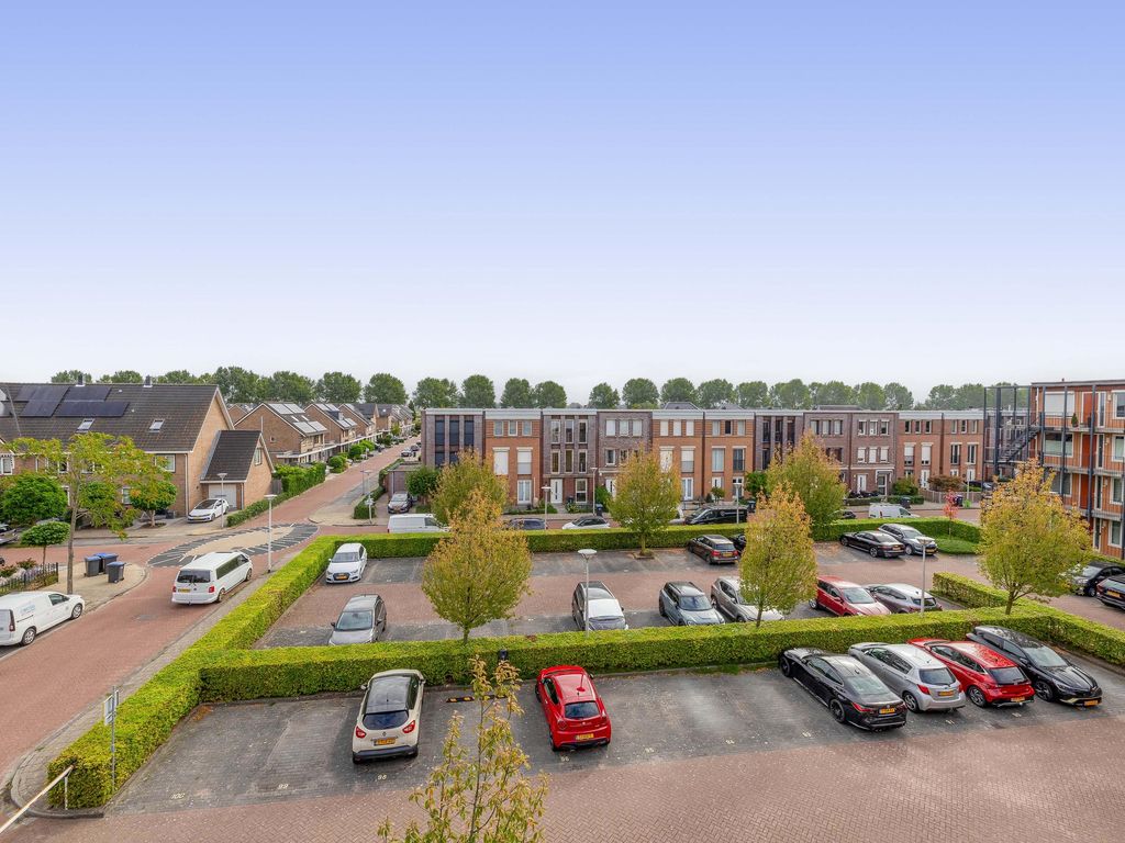 Maltaweide 325, HELLEVOETSLUIS