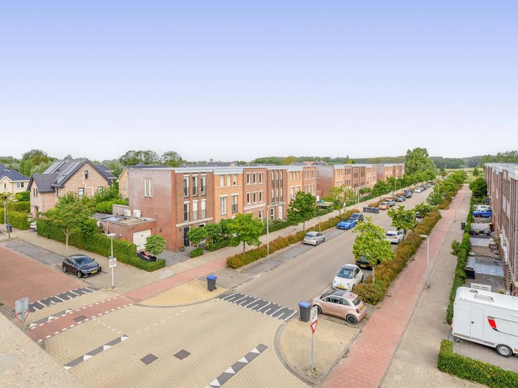 Maltaweide 325, HELLEVOETSLUIS